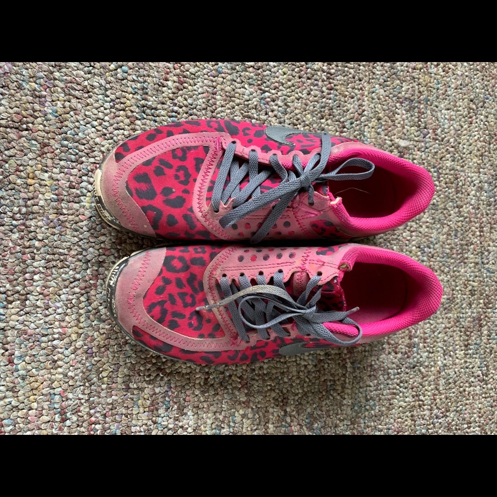 Nike tennis shoes